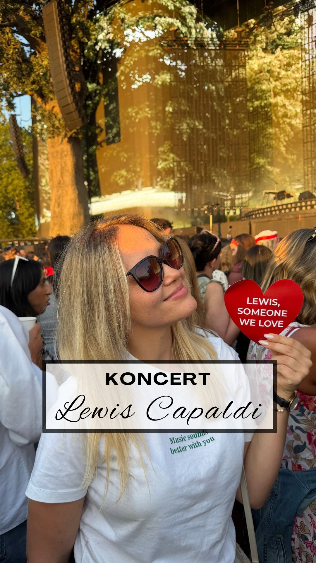 Kiedy obejrzałam dokument o Lewisie Capaldi, wiedziałam jedno! Jeżeli tylko wróci do koncertowania, chcę być na którymś koncercie! 🎶

Ogłosił trasę, ruszyła sprzedaż biletów i nie zastanawiałam się długo. Spośród wszystkich dostępnych lokalizacji wybrałam Londyn.

Czy bilet za około 1000 zł bolał? Może trochę, bo trzeba doliczyć cały wypad do Londynu. Ale dla mnie doświadczenia są warte więcej niż jakiekolwiek rzeczy. Dlatego ani przez sekundę nie żałowałam tej decyzji.

Lewis i tak jest dopiero na drugim miejscu pod względem najdroższego koncertu, na jakim byłam. Pierwsze miejsce wciąż należy do Adele. Za jej koncert zapłaciłam około 2000 zł. Ale był to najpiękniejszy koncert w moim życiu! ❤️

A jak jest u Was? Ile najwięcej wydaliście na koncert i na jakiego artystę? ✨ 
 
 
 
 
 
 

#capaldi #someoneyouloved #hydepark #koncert #pioremprzezswiat 
 
 
 
 
Najdroższy koncert | koncert Lewis Capaldi | Koncert w Londynie