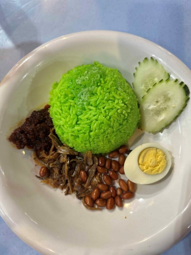 Nasi Lemak jedzenie w Malezji